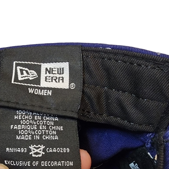 Tampa Bay Lighting Women's Cap Blue with White Bolt Adjustable Back NHL - Picture 8 of 9